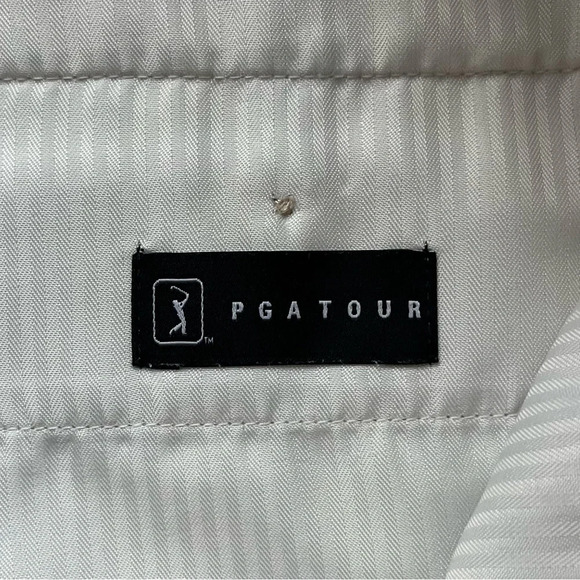 ✅PGA Tour Men's Light Beige Polyester Golf Shorts - Size 44 - VGUC - Flat Front - Picture 3 of 9